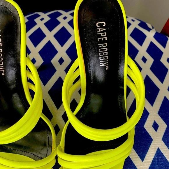 Neon yellow Cape Robbin strappy bright heeled mules - Picture 9 of 9